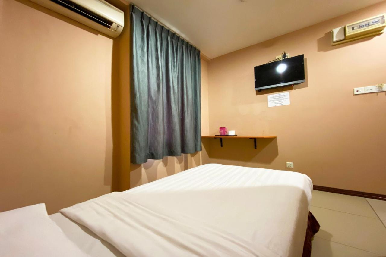 Oyo 90108 Hotel Kaya Kota Kinabalu Exterior foto